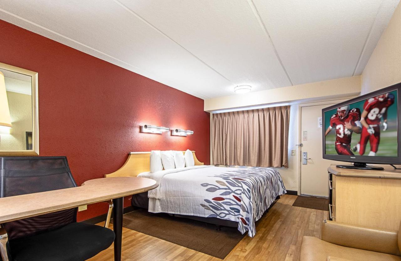 Red Roof Inn Fairmont Kültér fotó