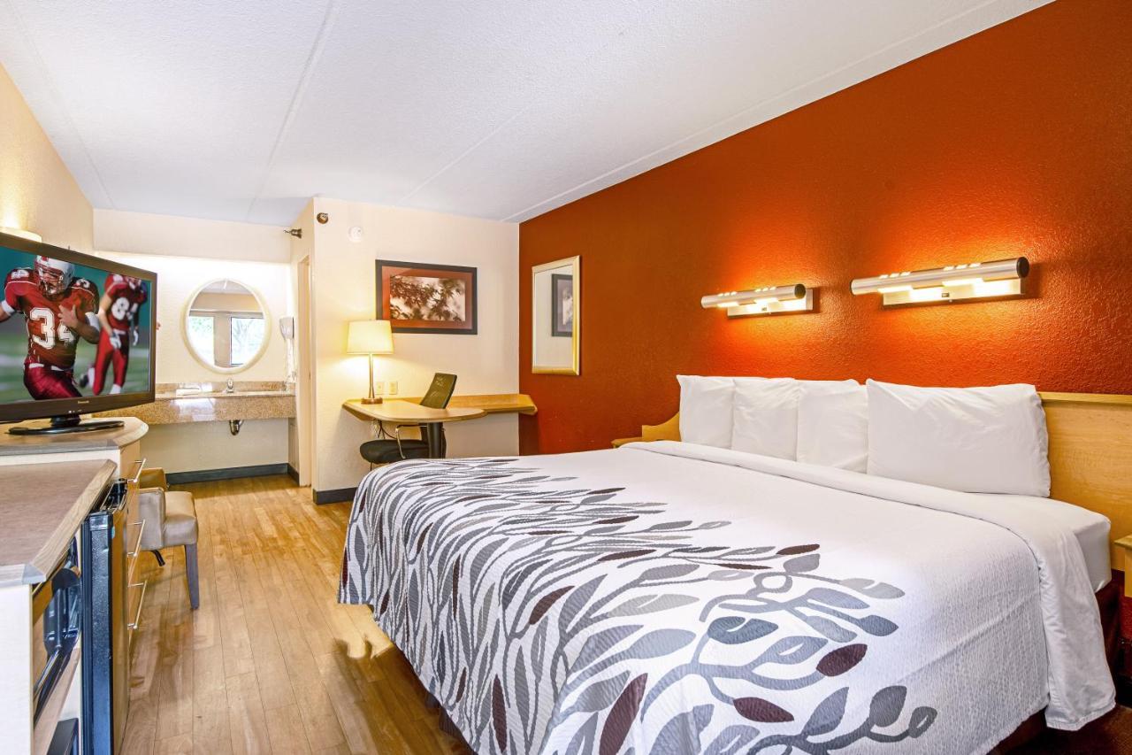 Red Roof Inn Fairmont Kültér fotó