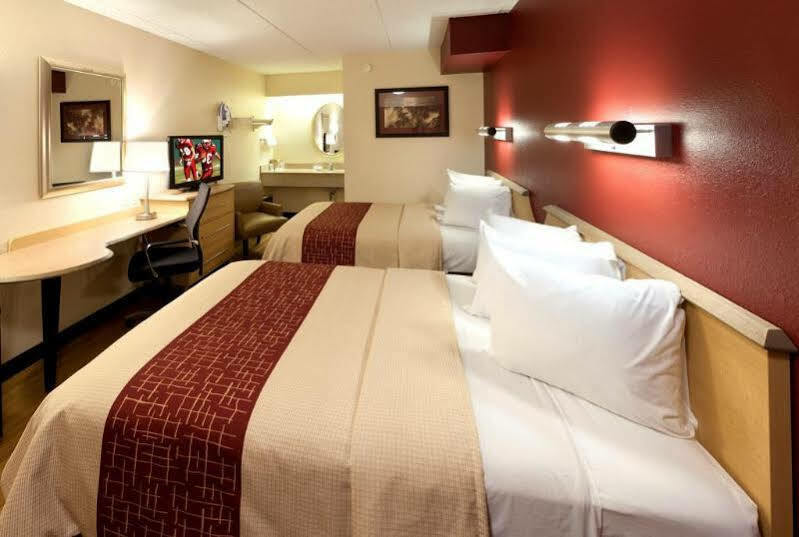 Red Roof Inn Fairmont Kültér fotó